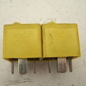 Range Rover Pair of relays  AMR2548 (1995-1999)