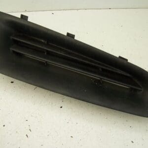 Renault Clio front right grille panel (2005-2008)